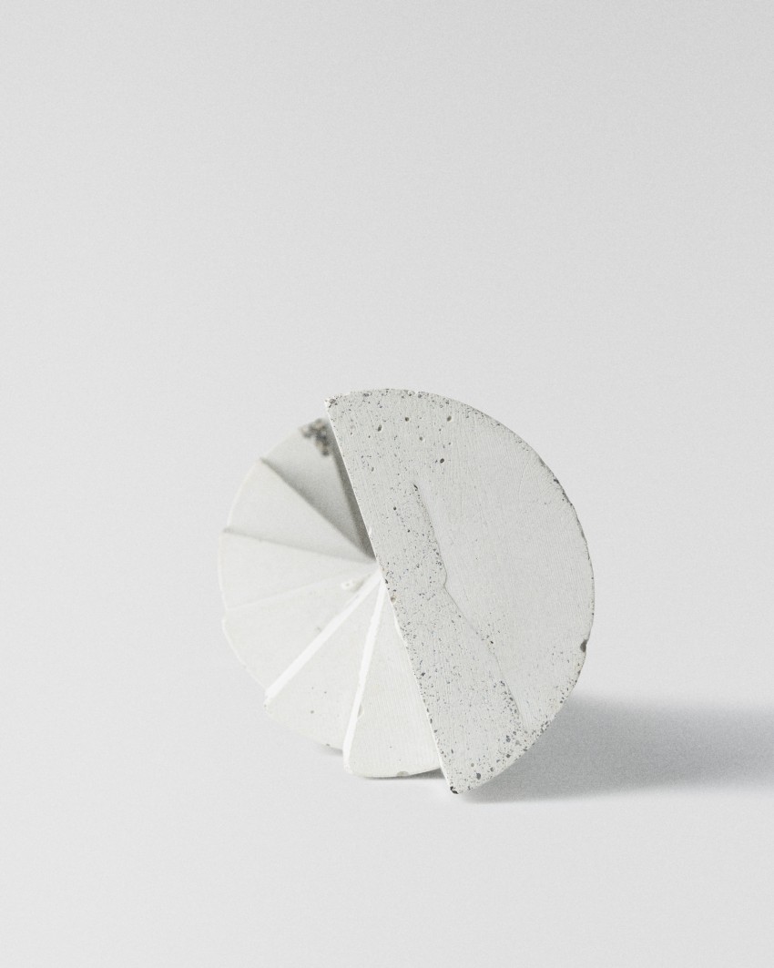 On Squad Running 2026 Trophäe aus Beton mit recyceltem Gummi, modulare gestapelte Form